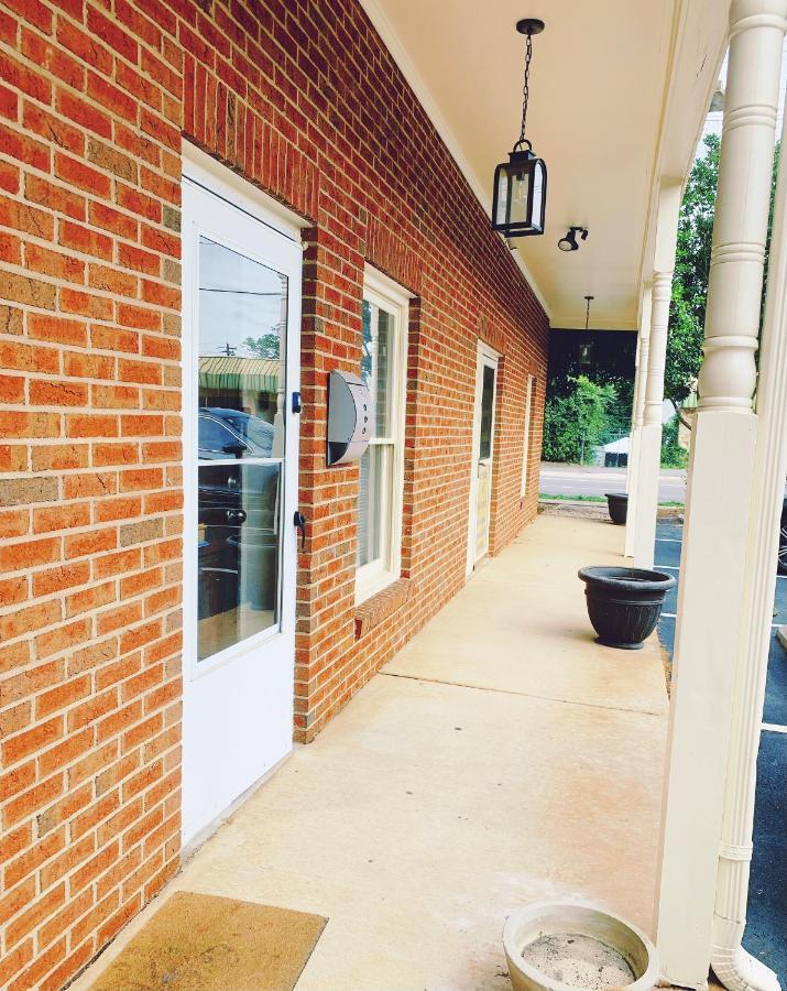 Uptown Area, Cozy King Suite, Quiet And Private, Free Parking, Walk To Restaurants Charlotte Exterior photo