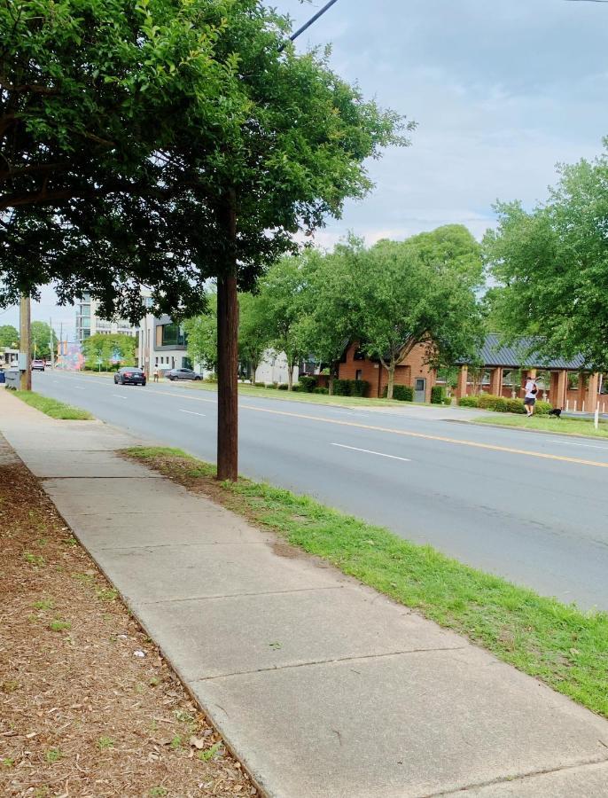 Uptown Area, Cozy King Suite, Quiet And Private, Free Parking, Walk To Restaurants Charlotte Exterior photo
